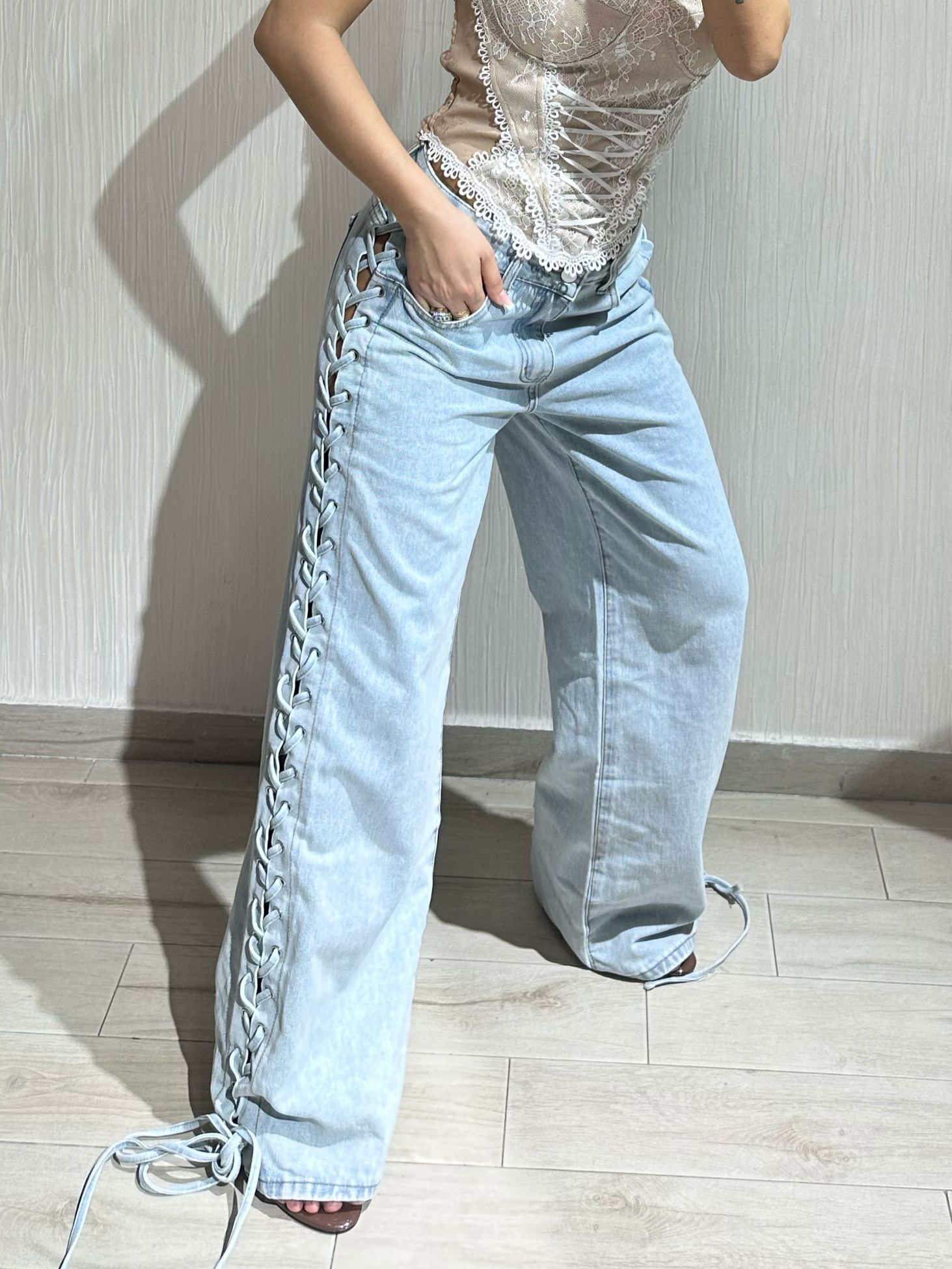 Jeans stringhe
