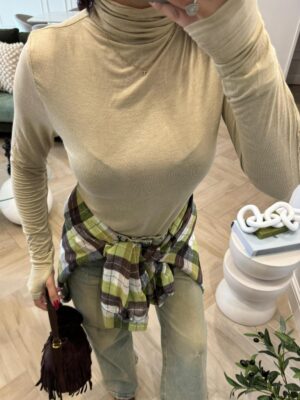 Maglia soft collo alto